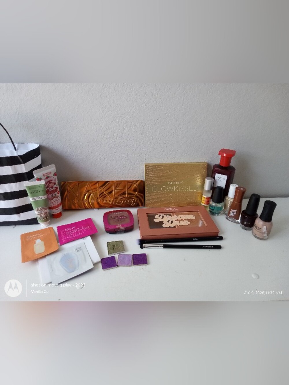 SOLD OUT Makeup Bundle Black White Small - Picture 3 of 16